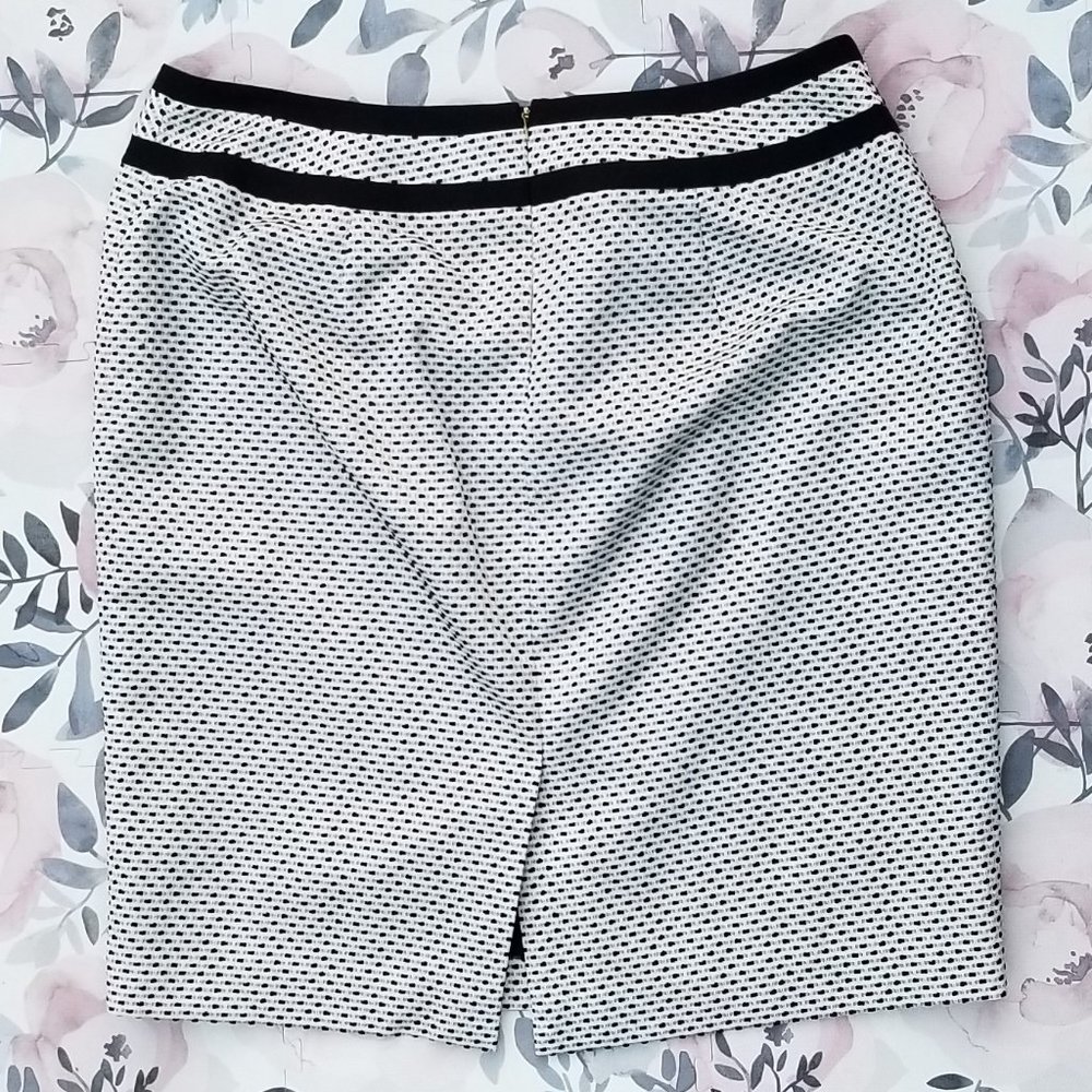 ✨HP✨Calvin Klein Tailored Pencil Skirt Plus Size 16 W - Picture 2 of 9